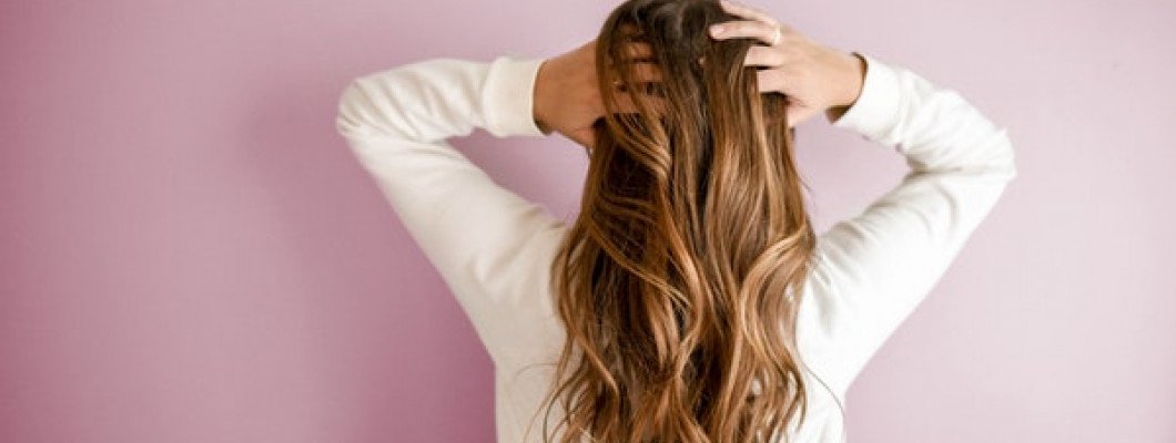 Може ли фриз-ефекта на косата да е поради дефицит на витамини?